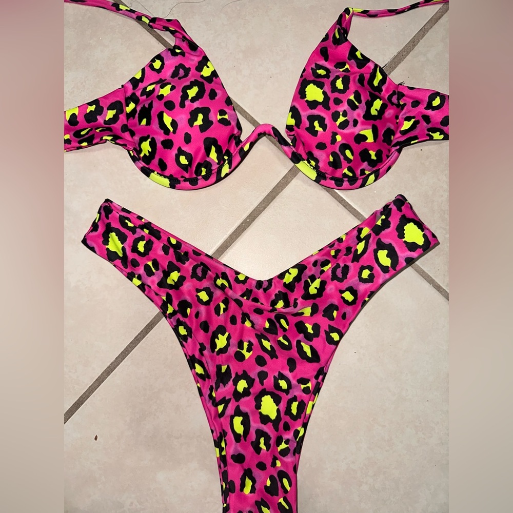 Bikini set - Picture 3 of 7